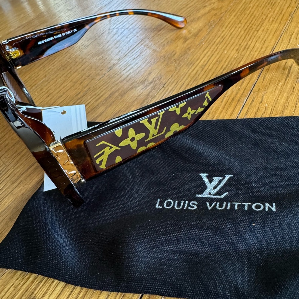 Designer look sunglasses, NWT